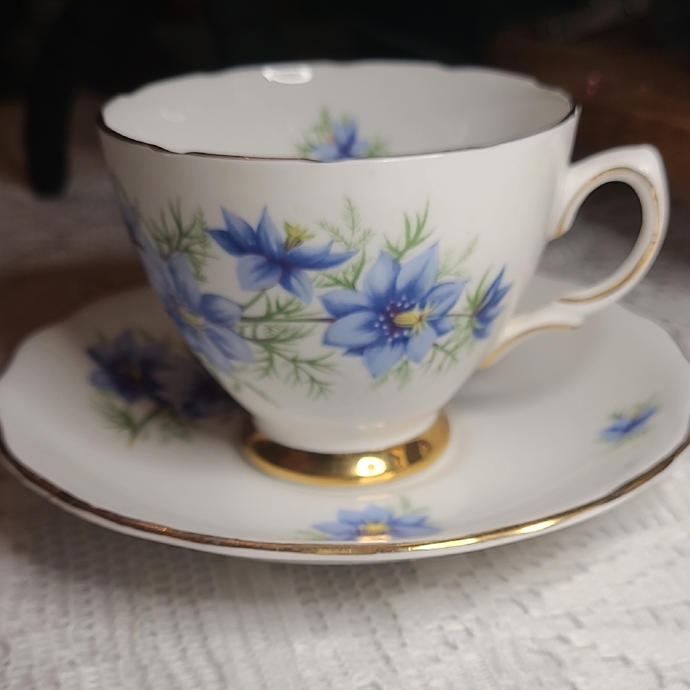 COLCLOUGH Blue and Gold Floral TEACUP SAUCER Set for Dining